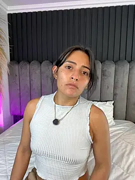 Snapshot of Nanda_vixen_ chatting on April 2, 2026, 11:44 pm Nanda vixen online show from April 2, 2026, 11:44 pm