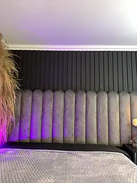 Nanda vixen  online show from May 17, 2026, 11:32 am