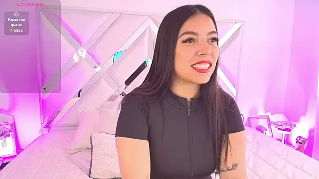 Ariana Castillo   online show from March 19, 2026, 1:33 pm