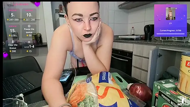 Snapshot of kittyfitty29 chatting on April 15, 2026, 8:09 pm kittyfitty29 online show from April 15, 2026, 8:09 pm