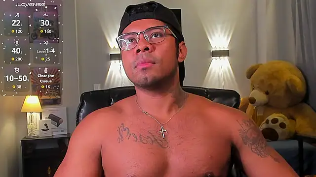 Snapshot of LEOHRDZ chatting on February 14, 2026, 10:54 pm LEOHRDZ online show from February 14, 2026, 10:54 pm