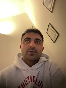 elia2711 online show from March 27, 2026, 10:00 pm