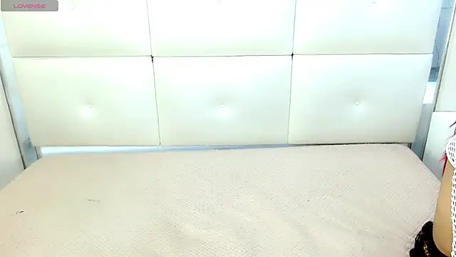 isahotx online show from February 13, 2026, 4:34 am