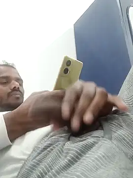 Snapshot of Daddyishere_19 chatting on February 11, 2026, 5:40 am Daddyishere 19 online show from February 11, 2026, 5:40 am