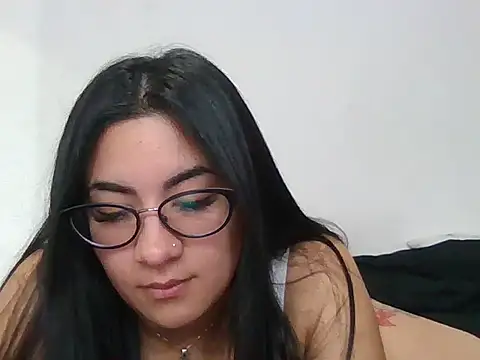 Agusgold22 online show from April 10, 2026, 1:18 pm