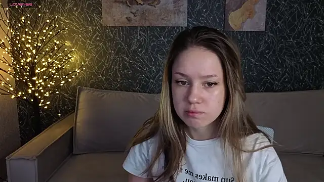 Snapshot of Mini_Allice chatting on February 17, 2026, 1:03 am Mini Allice online show from February 17, 2026, 1:03 am