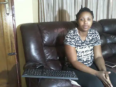 Snapshot of Caramel-Diva chatting on February 23, 2026, 6:25 am Caramel-Diva online show from February 23, 2026, 6:25 am