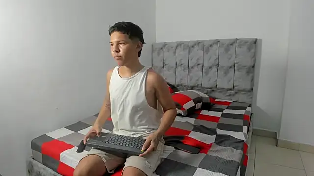 maykyboyx online show from March 3, 2026, 11:23 pm