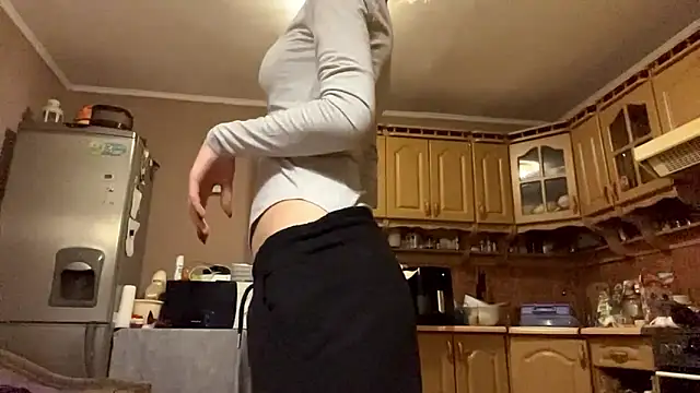 Snapshot of CharmingBlonde chatting on February 15, 2026, 7:13 pm CharmingBlonde online show from February 15, 2026, 7:13 pm