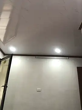 cuty lusy online show from April 2, 2026, 3:02 am