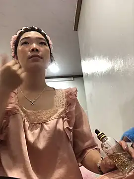 cuty lusy online show from April 17, 2026, 12:46 am