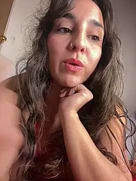Latinaelisa online show from May 15, 2026, 3:48 am