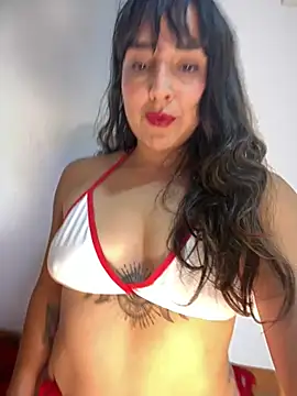 Snapshot of Latinaelisa chatting on February 28, 2026, 2:44 am Latinaelisa online show from February 28, 2026, 2:44 am