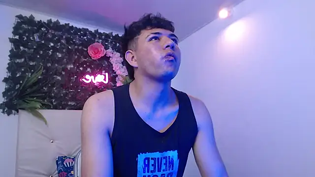 Snapshot of camilosmithh chatting on February 16, 2026, 4:49 pm camilosmithh online show from February 16, 2026, 4:49 pm