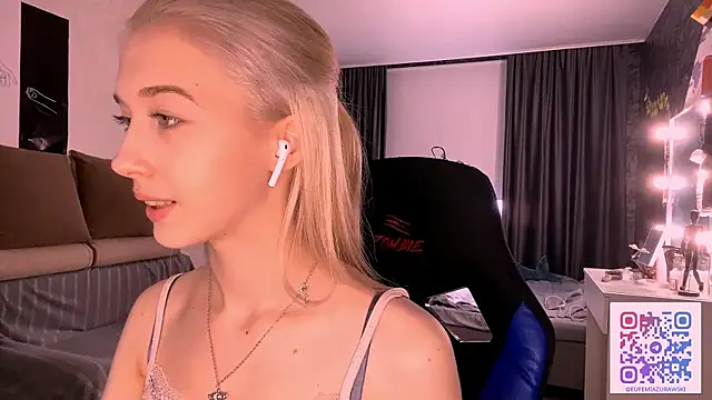 TaliCaan online show from March 8, 2026, 12:08 pm