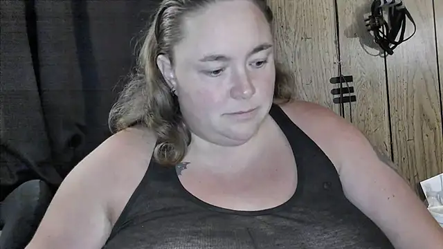 ladylynn13 online show from July 26, 2026, 3:02 am