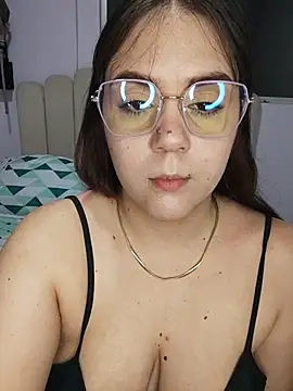 its lauu  online show from February 22, 2026, 3:42 am