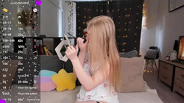 AmyLouWood online show from April 14, 2026, 9:25 am