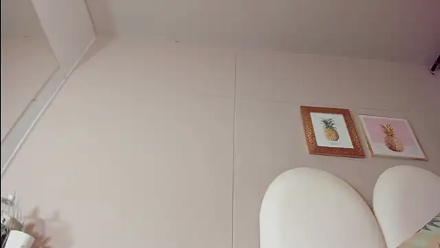 Snapshot of luna_bradley_ chatting on April 8, 2026, 12:39 pm luna bradley online show from April 8, 2026, 12:39 pm