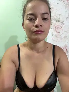 Snapshot of AriBeautiful chatting on February 21, 2026, 5:31 am AriBeautiful online show from February 21, 2026, 5:31 am