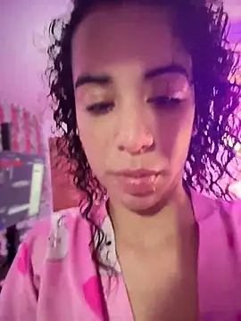 Woo isDaphne online show from March 26, 2026, 10:51 pm