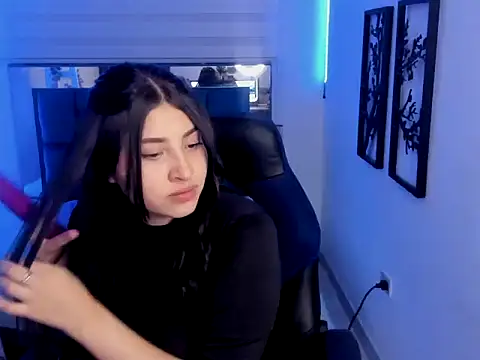 Snapshot of bloom_winxx chatting on February 13, 2026, 3:06 am bloom winxx online show from February 13, 2026, 3:06 am