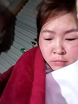 Snapshot of Yiyoongg chatting on February 15, 2026, 11:25 pm Yiyoongg online show from February 15, 2026, 11:25 pm