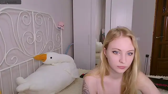 lilMelaniloveis online show from June 26, 2026, 7:03 am