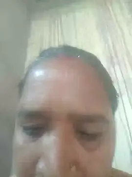 Snapshot of Loomaraj chatting on February 19, 2026, 3:58 am Loomaraj online show from February 19, 2026, 3:58 am