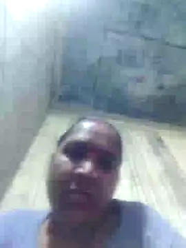 Snapshot of Loomaraj chatting on February 21, 2026, 11:23 am Loomaraj online show from February 21, 2026, 11:23 am