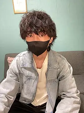 --ha-ru-- online show from April 15, 2026, 9:04 am