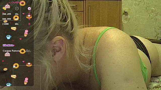 CurvyWild Lady30 online show from June 12, 2026, 10:29 pm
