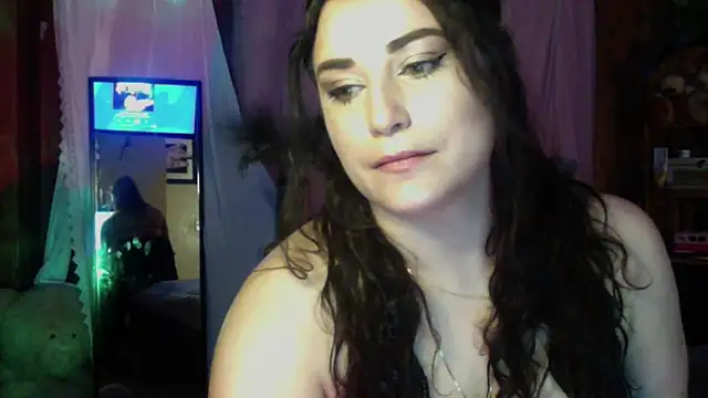 Snapshot of VelvetBrunetteXo chatting on February 20, 2026, 7:32 am VelvetBrunetteXo online show from February 20, 2026, 7:32 am