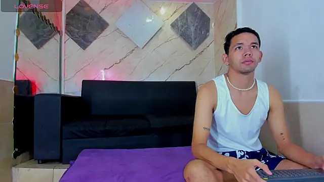 Isaak 26 online show from April 10, 2026, 11:50 am