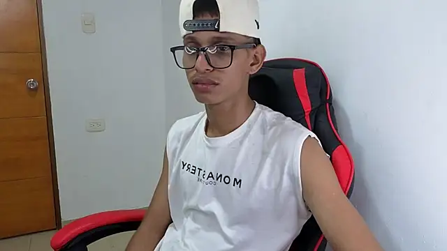 Niklausxxx online show from February 28, 2026, 10:53 pm