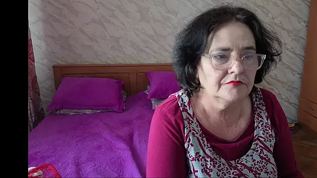 xMaryxAnne online show from April 22, 2026, 7:48 am