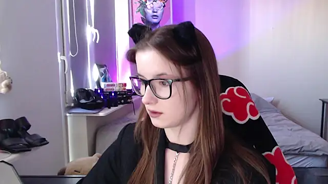 LunaXcherry online show from May 27, 2026, 4:36 pm