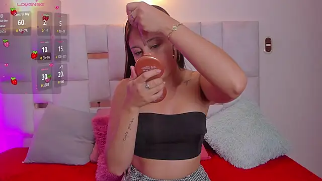 Snapshot of JuliettaArlet chatting on February 18, 2026, 11:17 am JuliettaArlet online show from February 18, 2026, 11:17 am