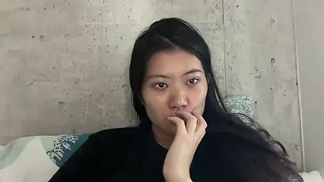 Joycelovely online show from May 18, 2026, 5:51 pm