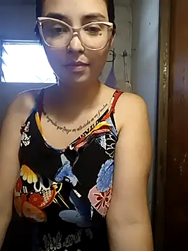 Snapshot of sexyauroraz chatting on March 7, 2026, 11:27 am sexyauroraz online show from March 7, 2026, 11:27 am