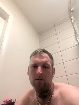 Snapshot of dave32000 chatting on February 23, 2026, 11:16 pm dave32000 online show from February 23, 2026, 11:16 pm