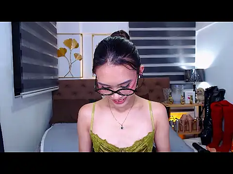 JuicyCockThea online show from April 28, 2026, 4:44 pm