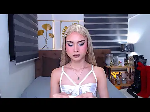 JuicyCockThea online show from May 21, 2026, 12:13 pm