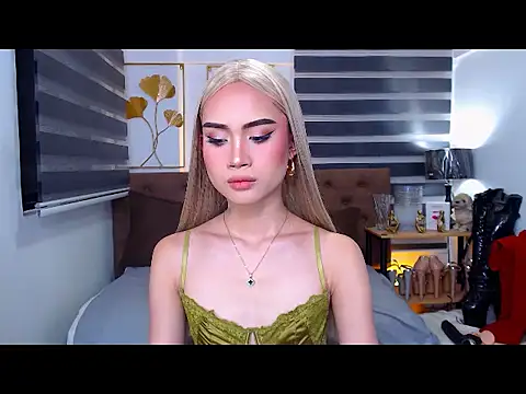 JuicyCockThea online show from April 25, 2026, 1:36 pm