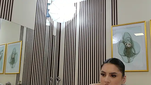 NicolePalm online show from February 25, 2026, 4:23 am