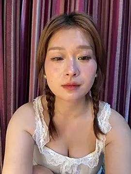 Snapshot of A-cola chatting on April 1, 2026, 1:52 pm A-cola online show from April 1, 2026, 1:52 pm