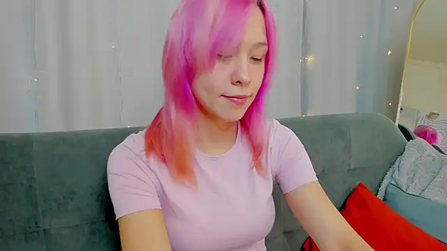 Snapshot of EmilyTrase chatting on April 2, 2026, 1:13 am EmilyTrase online show from April 2, 2026, 1:13 am