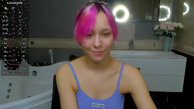 Snapshot of EmilyTrase chatting on March 27, 2026, 1:36 am EmilyTrase online show from March 27, 2026, 1:36 am