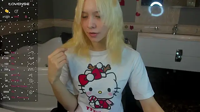 Snapshot of EmilyTrase chatting on March 5, 2026, 1:13 am EmilyTrase online show from March 5, 2026, 1:13 am