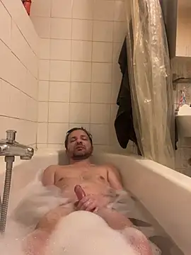 Snapshot of DeN_strip chatting on February 13, 2026, 8:42 pm DeN strip online show from February 13, 2026, 8:42 pm